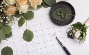 Calendrier préparation mariage, roses, anneaux