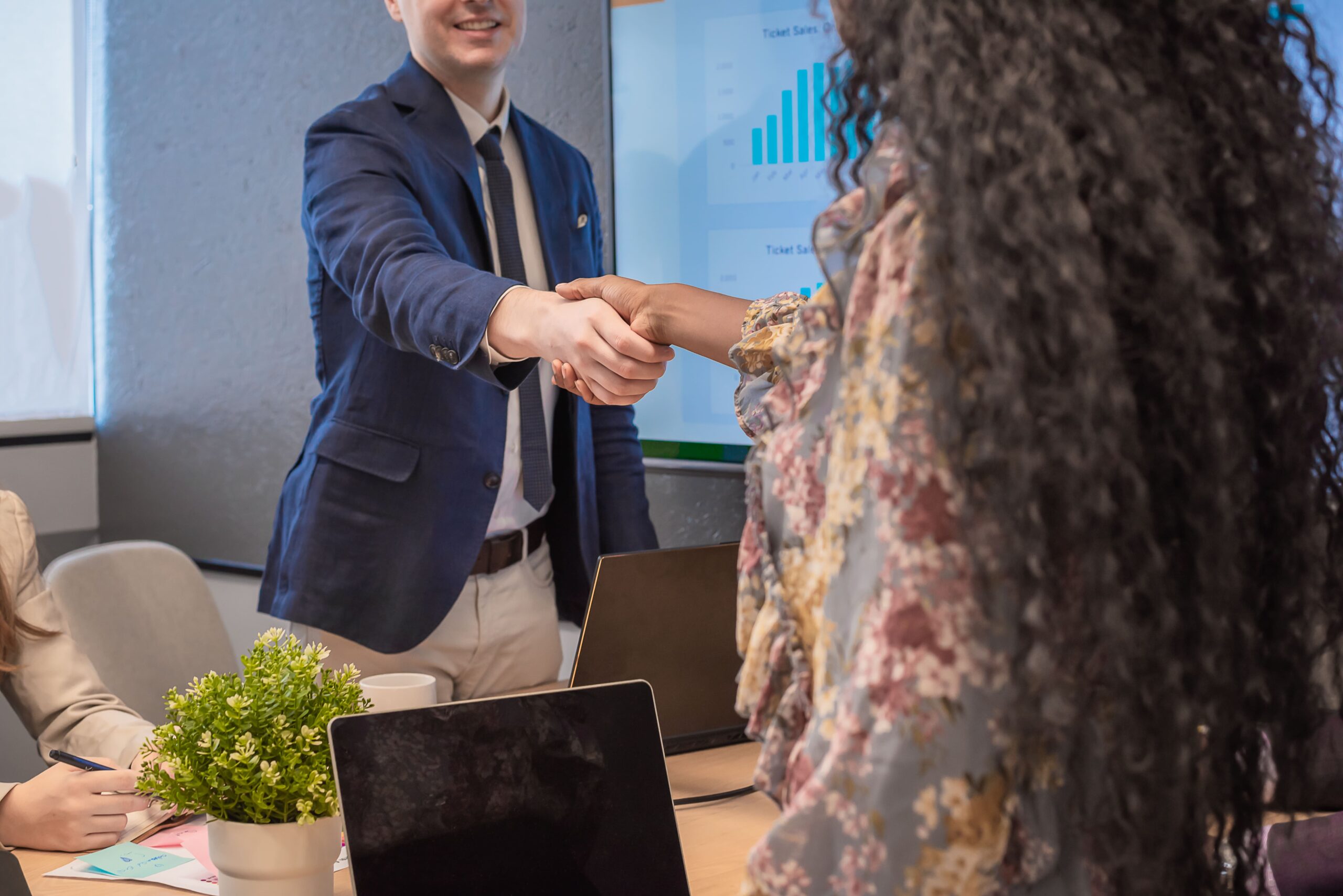 Créer une relation durable avec vos clients dans un salon du mariage